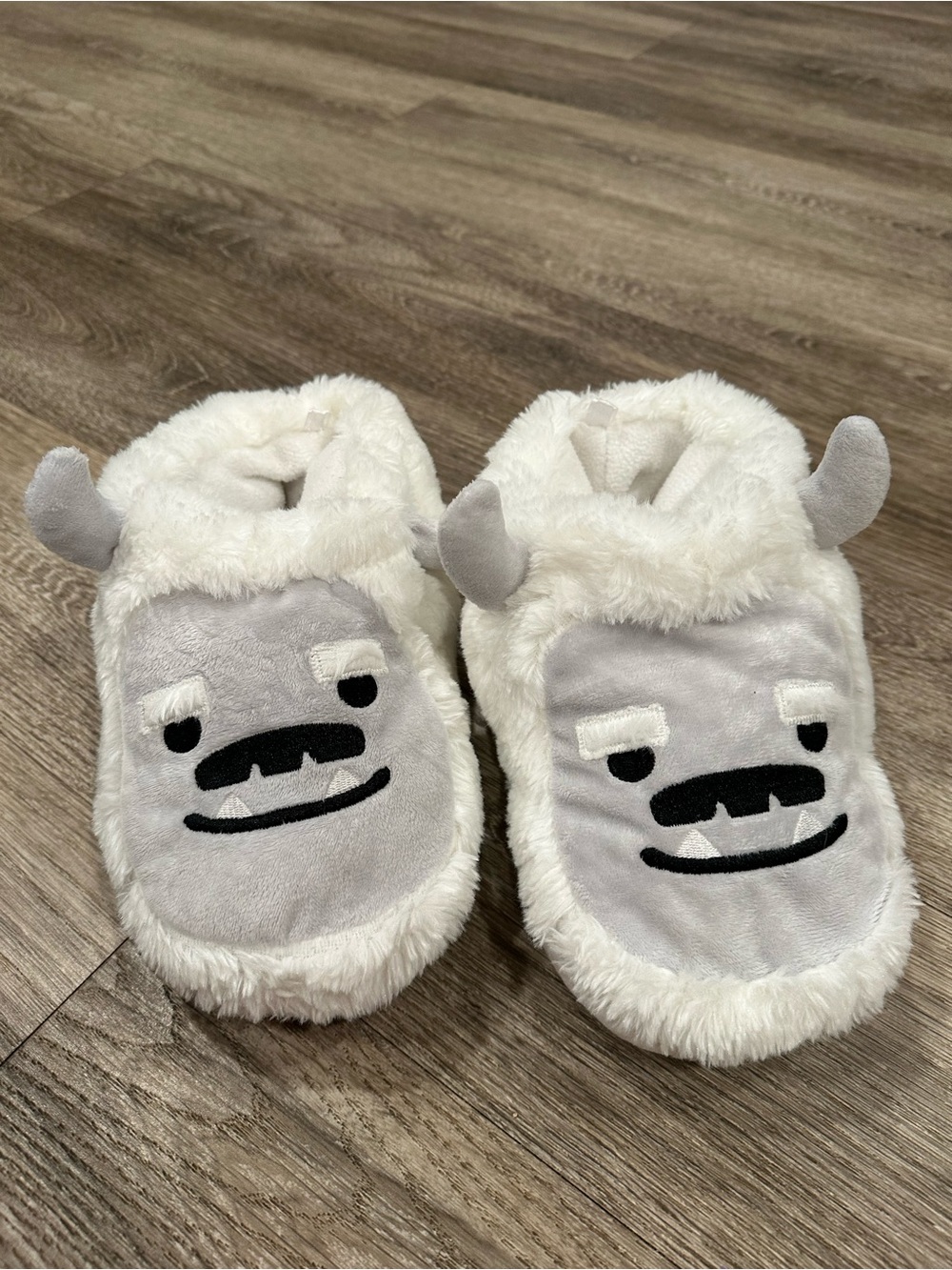 Old Navy Cream and Light Gray Plush Monster Slippers for Kids
